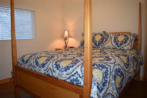 Read reviews and choose a room with planetofhotels.com. Rivers Edge: 3 Bedroom Vacation Cabin Rental Townsend TN ...