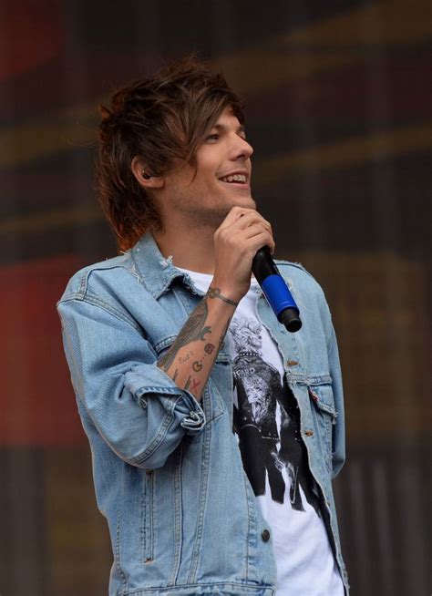 #if i find sources for any of these #i'll repost #but i haven't been able to :( #louis tomlinson #06apr21. Louis Tomlinson 'texts' management as One Direction fans ...