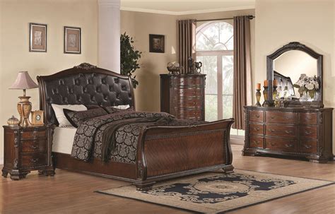 Additionally, drawers are also thrown into the bargain for safekeeping of your items. Coaster Maddison 4-Piece Sleigh Bedroom Set