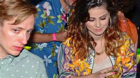 22:35 uhr trat lena mit ihrem siegertitel satellite beim eurovision song contest 2010 an. Endlich! Lena Meyer-Landrut zeigt ihre große Liebe ...