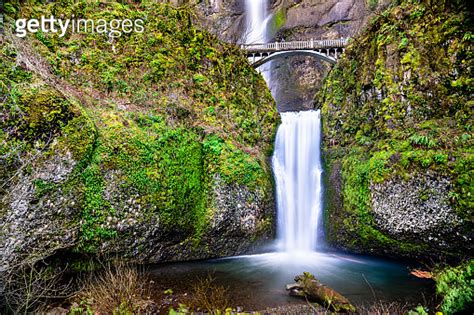 Multnomah Falls in the Columbia River Gorge USA 이미지 1144005066 게티이미지뱅크