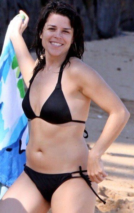 Sexy Neve Campbell In A Bikini Splooger4u