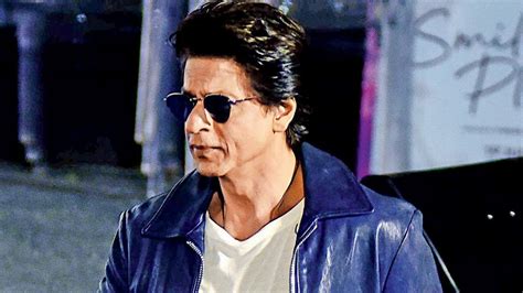 fenil and bollywood shah rukh khan to shoot intense action sequence featuring over 200 ladies