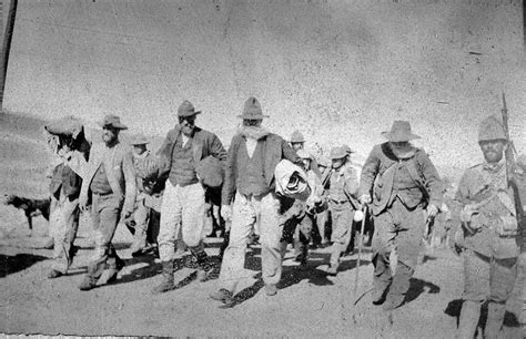 Boer Prisoners Escorted By Men Of The Durham Light Infantry 1901 C