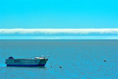 Morning Glory Cloud Phenomenon Rolls Into The Gulf Of Carpentaria