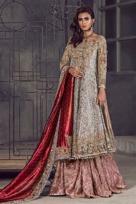 We have gul warun, maria b, rangrasiya, sifona, origins, sakeena hasan, baroque, limelight and a lot more ready to wear in all. Top Pakistani Designers Bridal Dresses 2019 for Wedding ...
