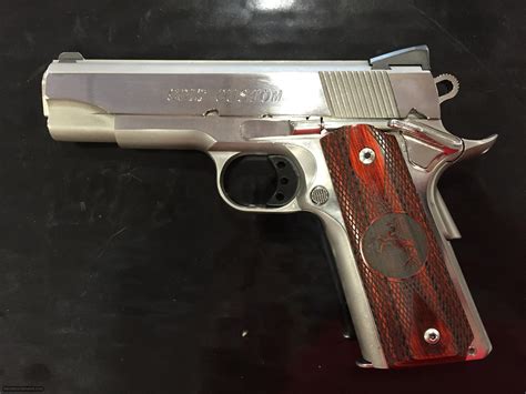 Colt Custom 1911 Combat Commander Model 45acp