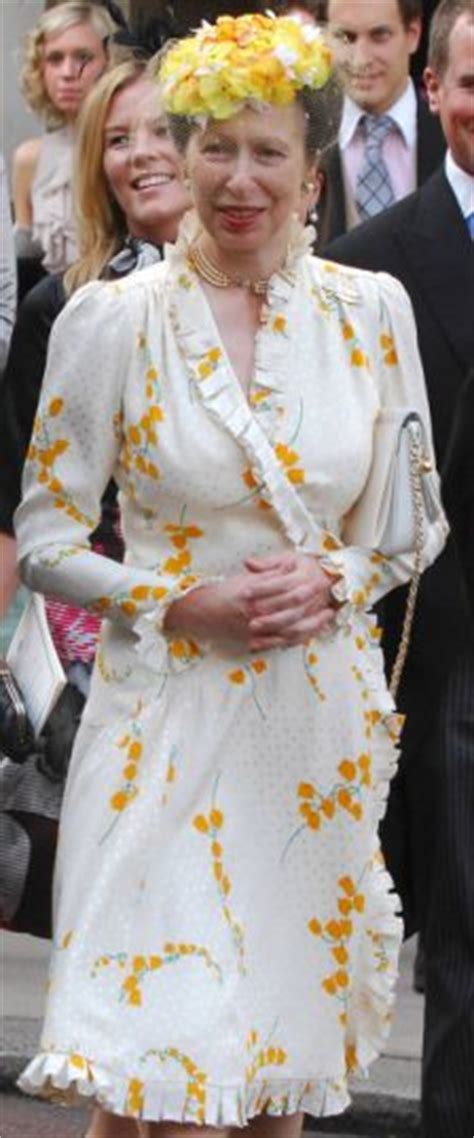Wedding dress of princess anne. Princess Anne recycles dress she first wore 27 years ago ...