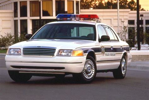 1992 2011 Ford Crown Victoria P71 Police Car Code 3 Garage