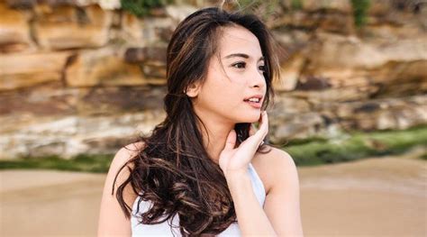Jelita septriasa or better known as acha septriasa (born in jakarta, indonesia on september 1, 1989) is an indonesian actress and singer of minangkabau descent. Acha Septriasa Dikabarkan Melahirkan, Zaskia Sungkar dan ...