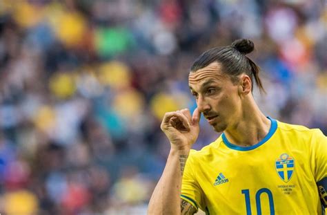 Fiery soccer star zlatan ibrahimovic has captivated fans with his superb skills and outlandish comments. Zlatan Ibrahimovic: Dienstag lässt er die Katze aus dem ...