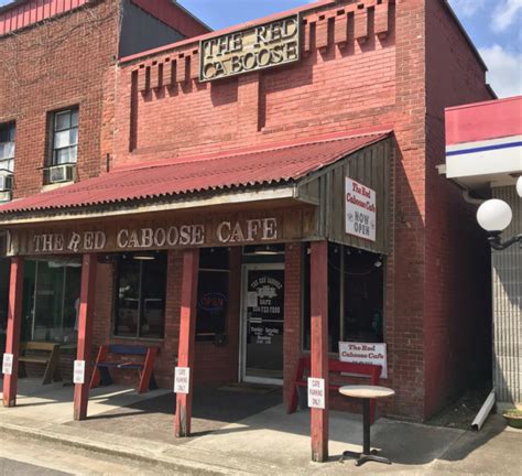 The Small Town Restaurant In Alabama Where Everyone Knows Your Name