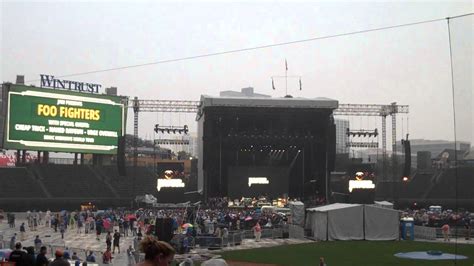 Naked Raygun At Wrigley Field Closing Song Youtube