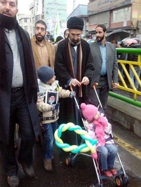Gooya News Didaniha تصویری فرزند و نوه های خامنه ای در راهپیمایی