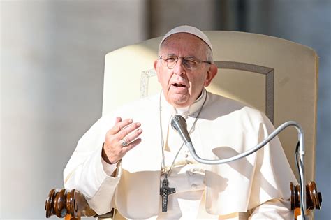 Quelle Voci Su Papa Francesco Si Deve Operare Agli Occhi Ilgiornaleit