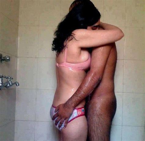 Indian Big Ass Pics Desi Aunty Bhabhi Ki Nude Bathing Photo