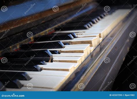 Broken Piano Keys Stock Image Image Of Lines Ivory 42337295