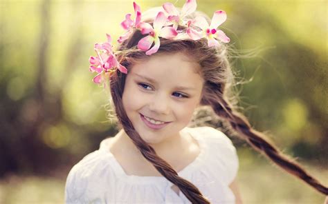 Wallpaper Smile Little Girl Flower Wreath 2560x1600 Hd Picture Image