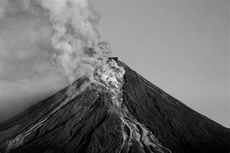 Mayon Volcano 617 Am Rphilippines