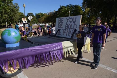 Pin By Western Illinois University On Leatherneck Homecoming Tann