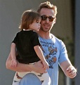 Ryan Gosling papà sexy, le foto con la figlia Esmeralda