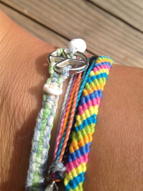 Friendship bracelet. | Friendship bracelet patterns, Chevron friendship bracelets, Friendship ...