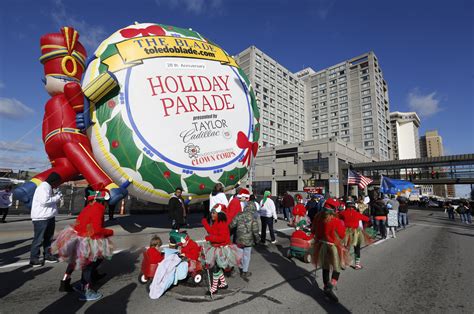 Parade spreads holiday cheer in downtown Toledo - The Blade