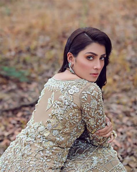 Ayeza Khan Pakistani Actress Dejavu Bridal Looks Bridal Collection