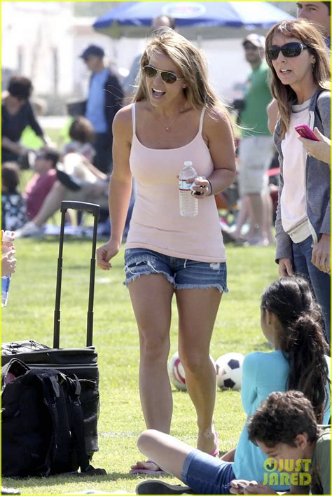 Britney Spears Proud Soccer Mom Photo Britney Spears Celebrity Babies Jayden