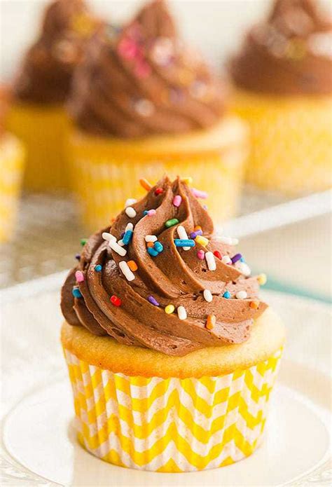 Classic Yellow Cupcakes With Chocolate Frosting Brown Eyed Baker