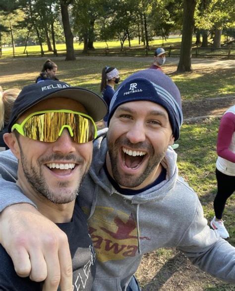 zac and jason are going to run the nyc marathon for release recovery tomorrow good luck guys 😤🏃