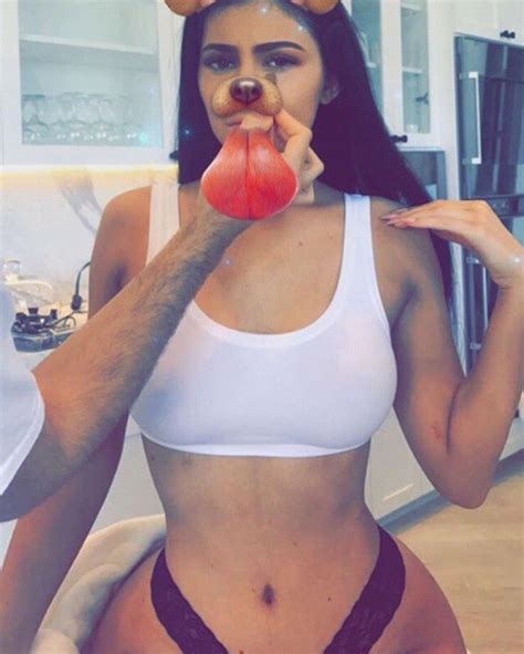 Kylie Jenner Shows Off Her Wide Hips In New Photos Welcome To Newsnowmagazines