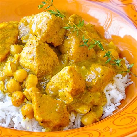 However, it is often served with lots of rice. 30 minute Easy Chicken Chickpea Curry. One tasty quick family meal!
