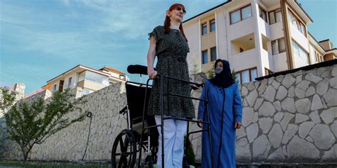 Meet Rumeysa Gelgi The Worlds Tallest Woman Whos 7 Feet Tall