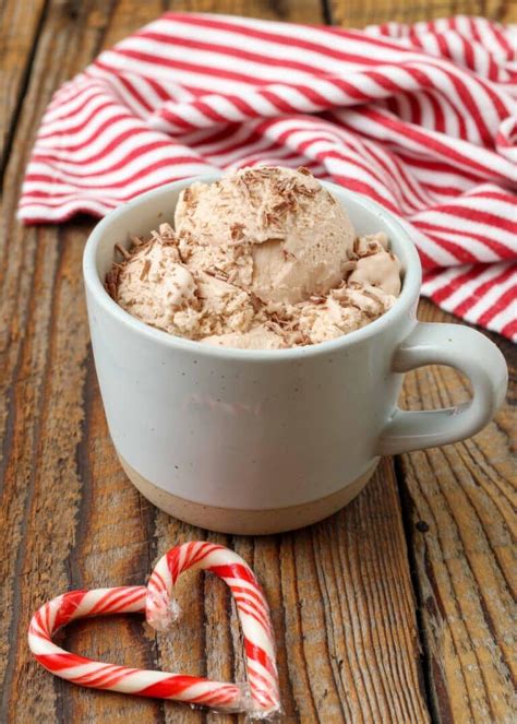 Helado De Moca Y Menta Pies Descalzos En La Cocina Estilos De Vidas