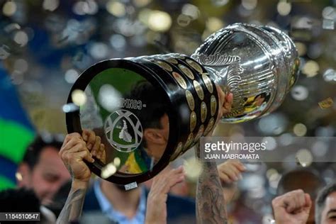 Copa America Trophy Fotografías E Imágenes De Stock Getty Images