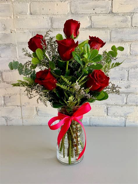 Half Dozen Roses Simply Flowers Laredo Tx Flower Delivery In Laredo