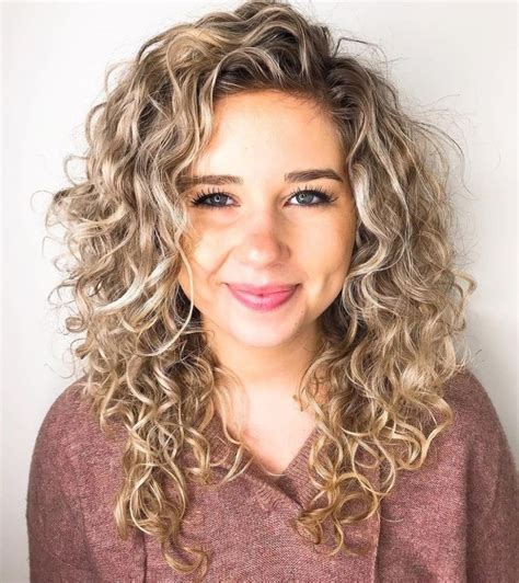 Pin On Curly Hairstyles Round Face