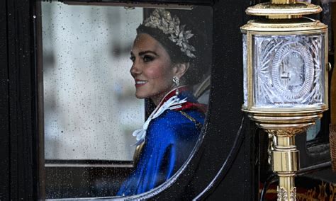 Kate Middleton Homenageia Diana E Combina Tiara Com A Filha Veja Os Looks Da Coroação Jovem Pan