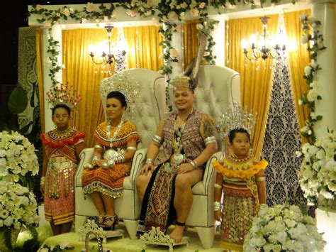 Adat Perkahwinan Dayak Iban Di Sarawak Pengantin Bersanding Iban My Xxx Hot Girl