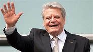 Gauck zarobi więcej. Dzięki Merkel - TVN24