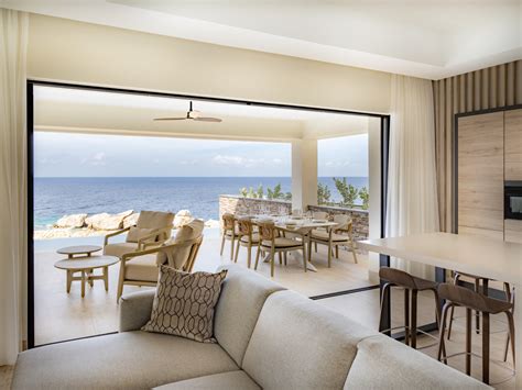 Ocean Front Luxury 2 Bedroom Apartment Key Caribe