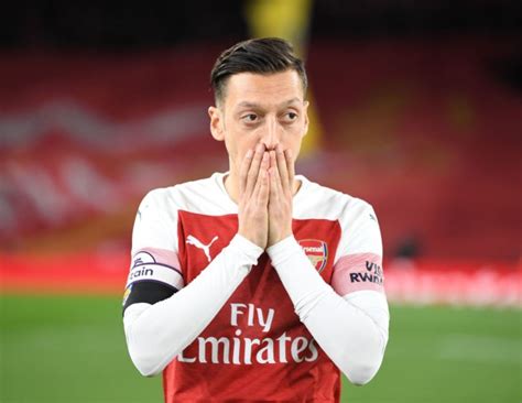 Arsenal News Unai Emery Gives Mesut Ozil Injury Update Ahead Of Man