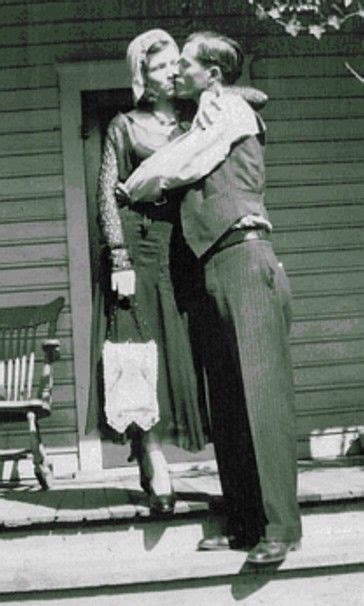 Did clyde barrow have any tattoos. Buck and Blanche | Bonnie n clyde, Bonnie et clyde, Bonnie parker
