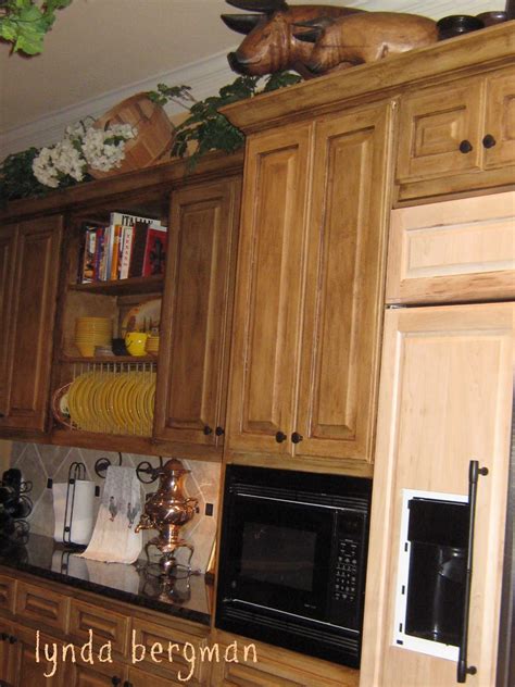 Kitchen cabinets painting projects are not only light on your pocket but have the capability to change the entire environment. LYNDA BERGMAN DECORATIVE ARTISAN: PAINTING NEW WOOD TO ...