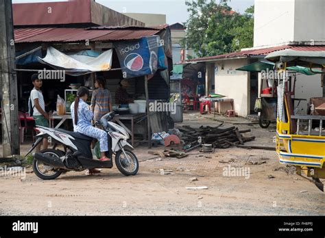 Cambodia Poverty Slum Hi Res Stock Photography And Images Alamy
