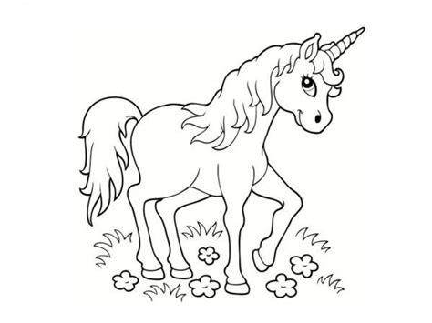 Ce portrait prestigieux d'une licorne, crinière au vent, est un parfait dessin pour illustrer l'éclat et la prestance de ces chevaux féeriques ! coloriage licorne | Licorne coloriage, Coloriage kawaii ...