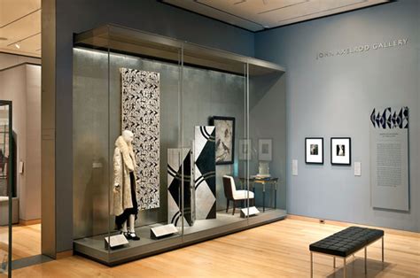 How To Design Museum Interiors Display Cases To Protect And Highlight The Art Archdaily