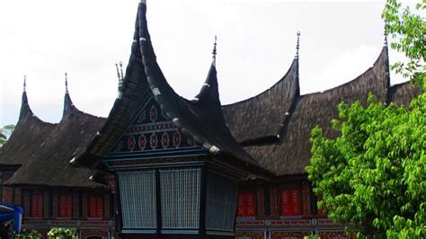 In century 14, people from sumatera migrate from minangkabau to negeri sembilan. ETNIK DI NEGERI SEMBILAN YANG MENGAMALKAN ADAT PEPATIH ...