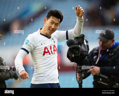 Tottenham Hotspurs Son Heung Min Celebrates Scoring The Last Minute